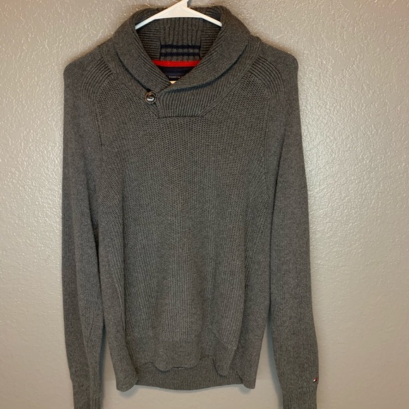 Beautiful Tommy Hilfiger Pullover Sweater - Picture 1 of 4